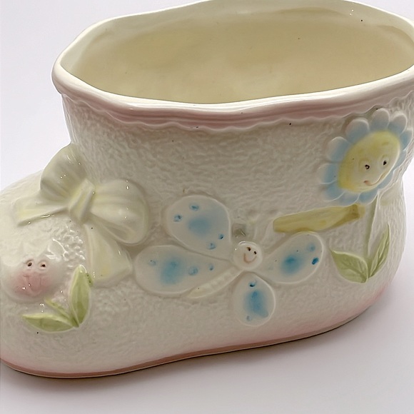 Vintage, Japan, ceramic baby shoe planter,  anthropomorphic flowers/butterfly:)) - Picture 5 of 13